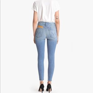 High Waited Looker Ankle in Shoot to Thrill Sz 25